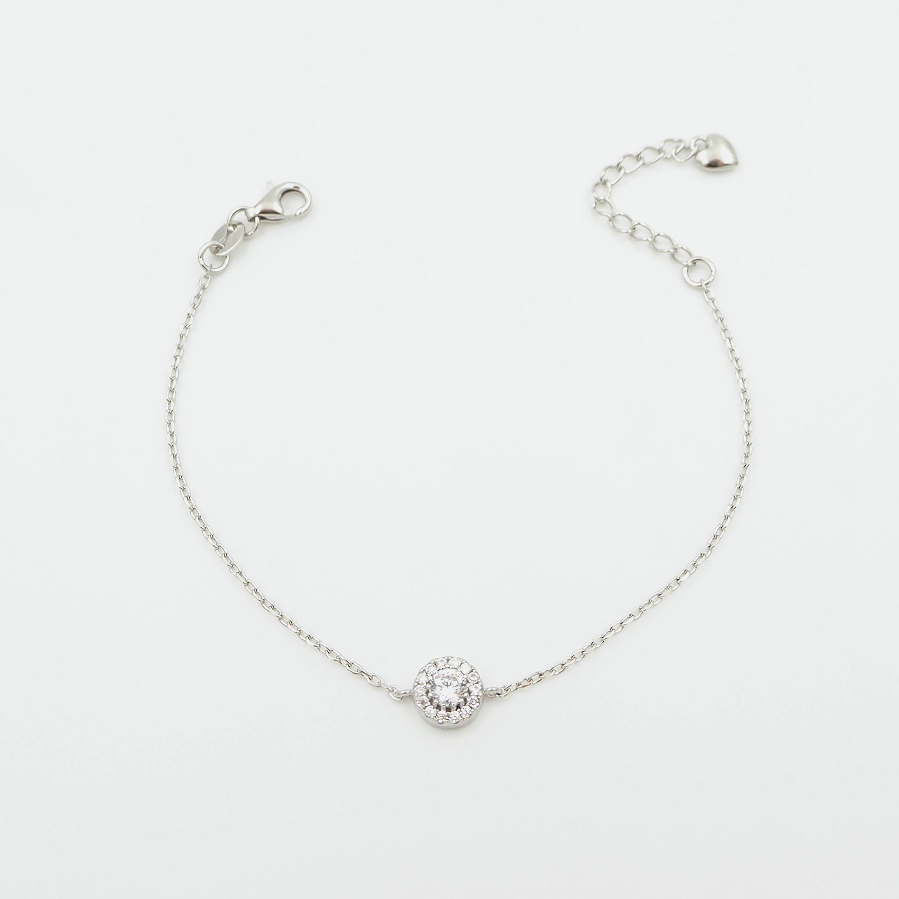 Silber Armbaender fuer Damen jetzt kaufen in unserem Onlineshop oder vor Ort in unserer Filiale in Basel